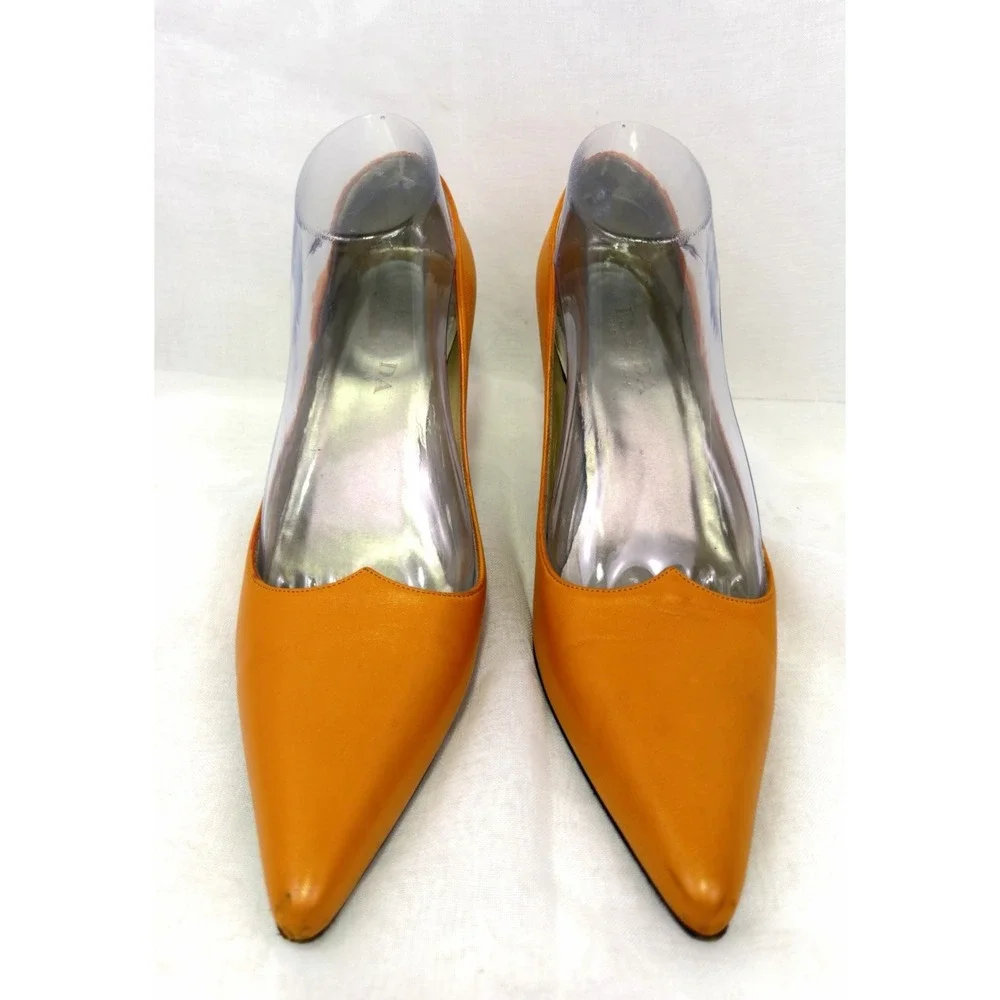 VTG ESCADA Womens 9.5 B Orange Leather Pointed Toe Pumps Heels Made Italy